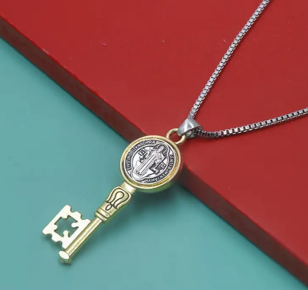 COLLAR LLAVE DE SAN BENITO