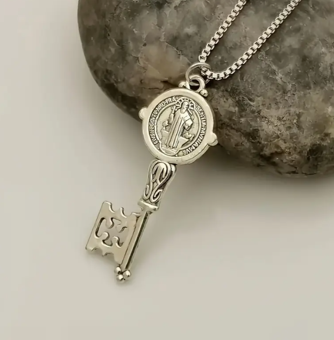 COLLAR LLAVE DE SAN BENITO