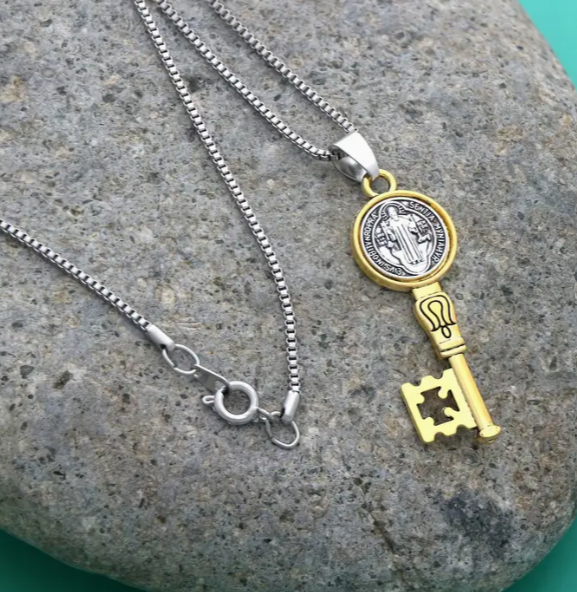 COLLAR LLAVE DE SAN BENITO
